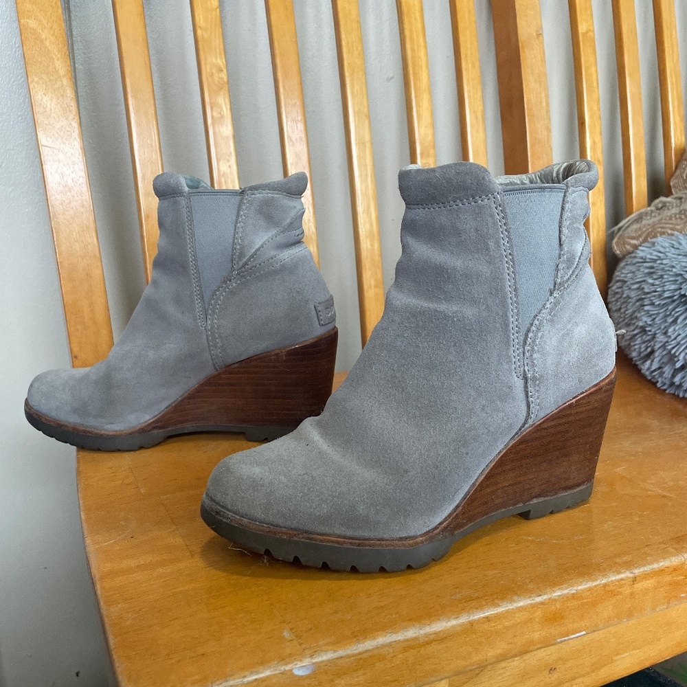 Sorel chelsea boot